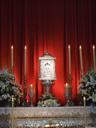 15.12.15.21. Iglesia del Carmen. Jueves Santo,  2007. Priego de Córdoba.