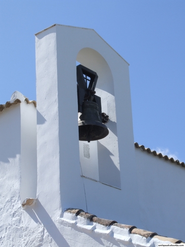 11.06.03.11. Ermita de San Miguel. El Castellar. Priego, 2007.