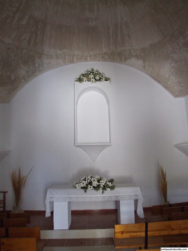 11.06.03.17. Ermita de San Miguel. El Castellar. Priego, 2007.