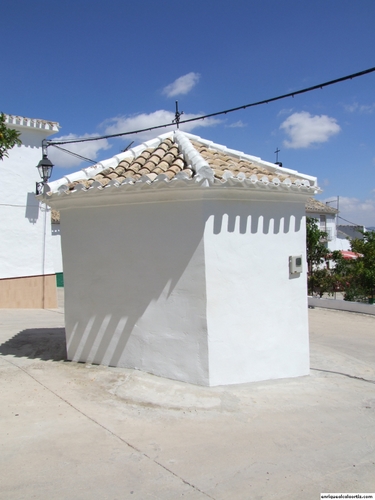 11.08.02.05. Las Higueras. Ermita de la Cruz. Priego, 2007.