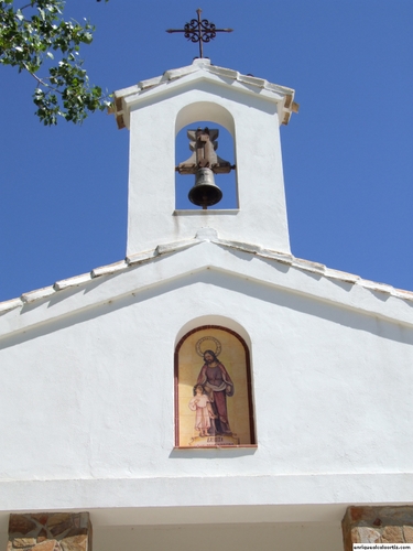 11.10.02.09. Ermita de San José y Cruz de la Erilla. Las Navas. Priego, 2007.