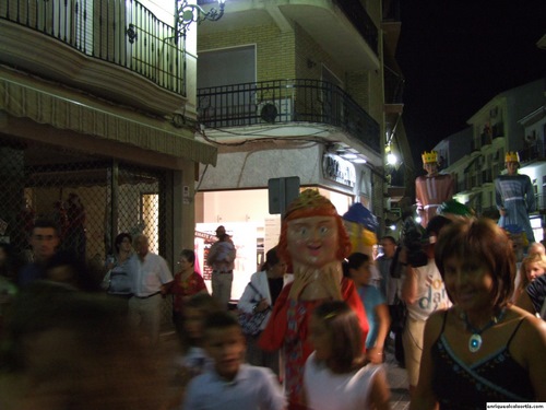 18.09.023. Feria Real. Desfile de gigantes y cabezudos. Priego, 2007.