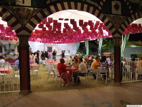 18.09.142. Feria Real. Ambiente en las casetas. Priego, 2007.