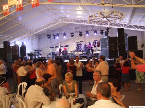 18.09.164. Feria Real. Ambiente en las casetas. Priego, 2007.