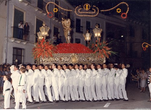 30.12.02.61. Columna. Fiestas de Mayo, 1999. Priego. Foto, Arroyo Luna.
