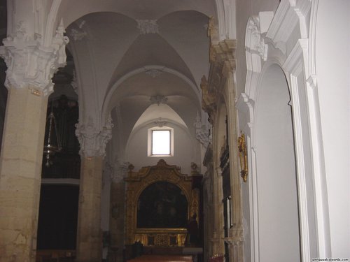 12.02.102. Iglesia de la Asunción. Priego. 2006.