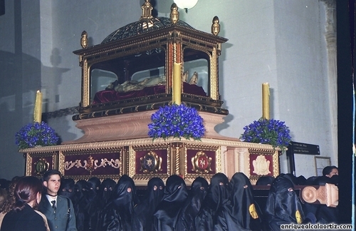 30.10.027. Soledad. Semana Santa. Priego, 1994. (Foto, Arroyo Luna).