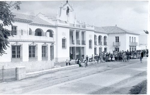 02.04.01. Asilo Arjona Valera el  25 octubre 1954, día de la inauguración. Foto Calvo.