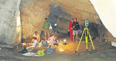 En la cueva del Higueral.Guarida.