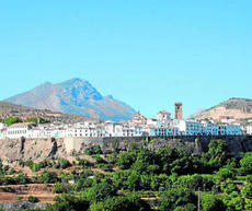 La Tiñosa de Priego, con vistas del Adarve