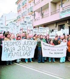 Afectados por el caso de Almazaras en las puertas del Juzgado